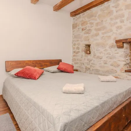 Niko Zadarvillas * Skabrnje
