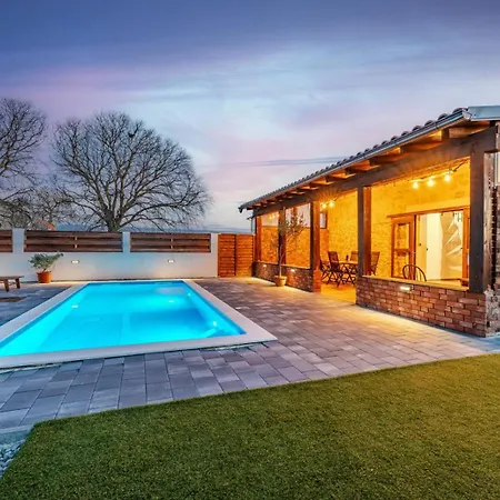 Niko Zadarvillas Skabrnje